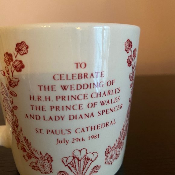 Royal Family Souovenirs - Picture 2 of 9